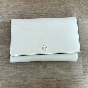 Tory Burch wallet on chain